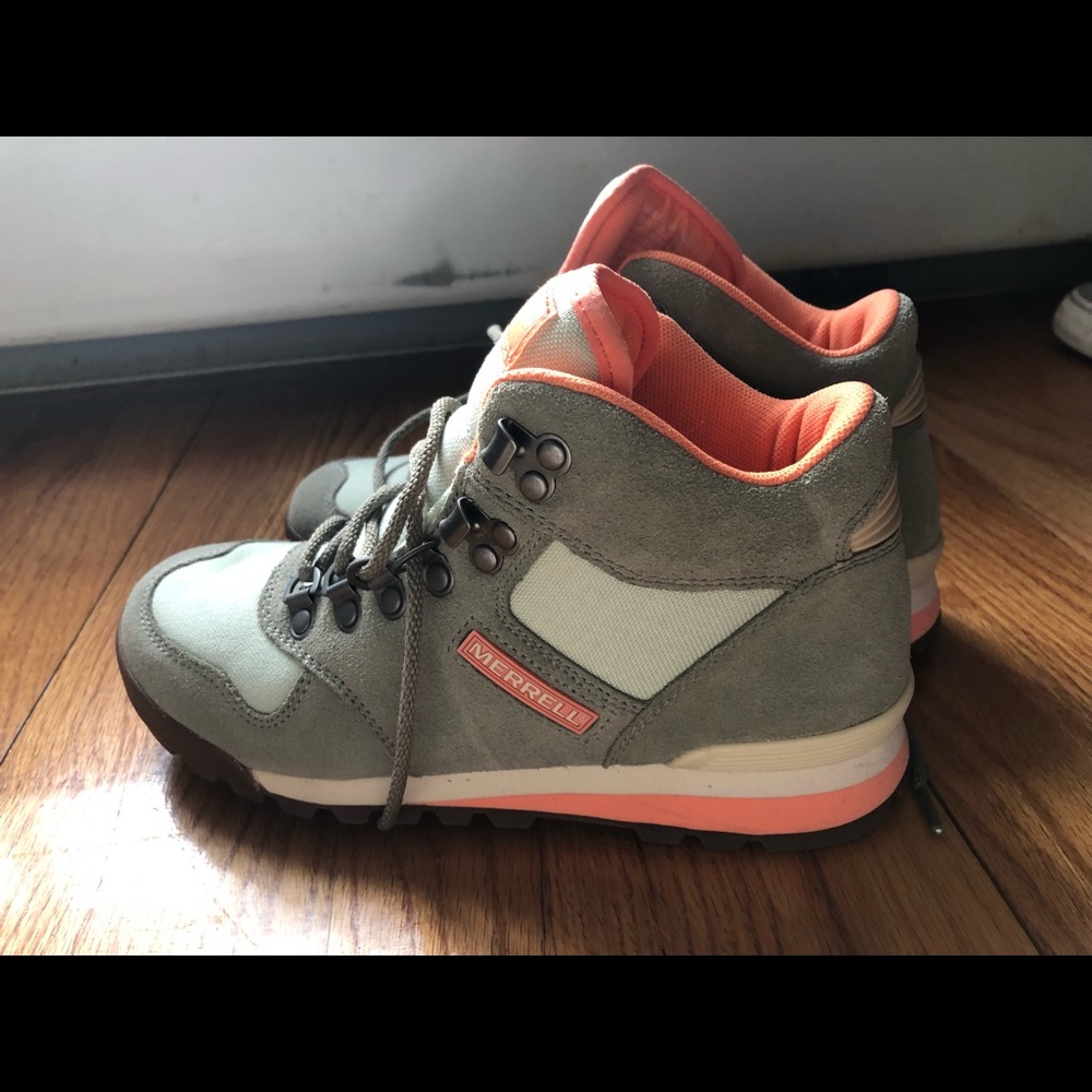 Merrell • NWOT • Retro hiking boots
